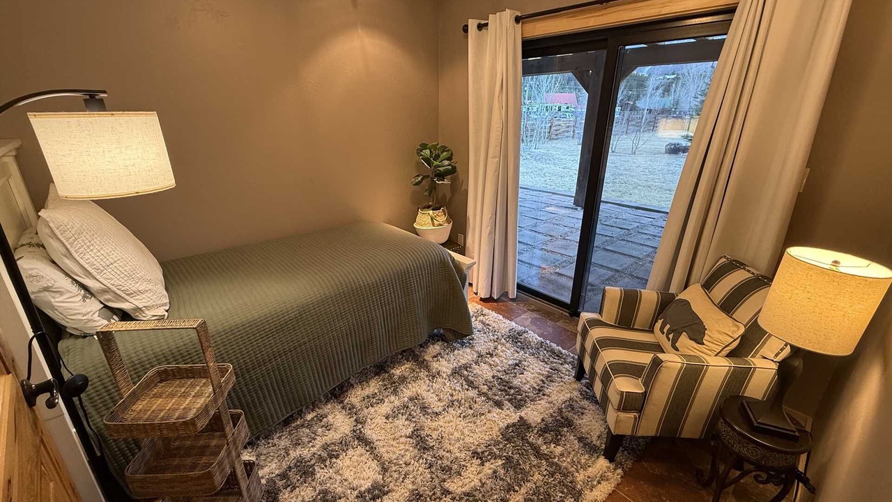 Photo of Bedroom in Lake City