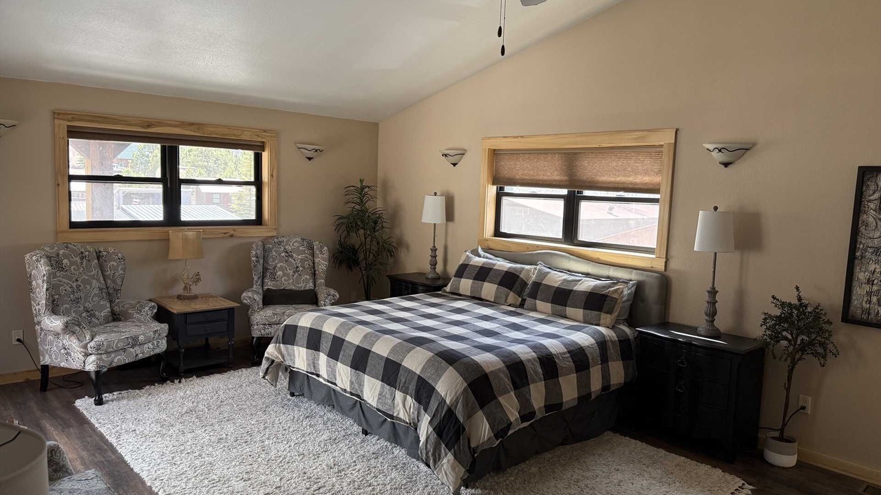 Photo of Bedroom in Lake City