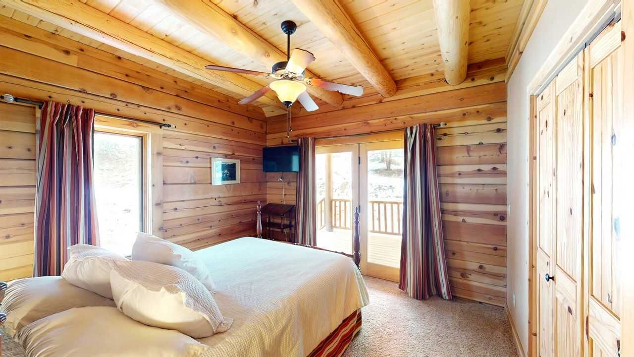 Photo of Bedroom in Lake City