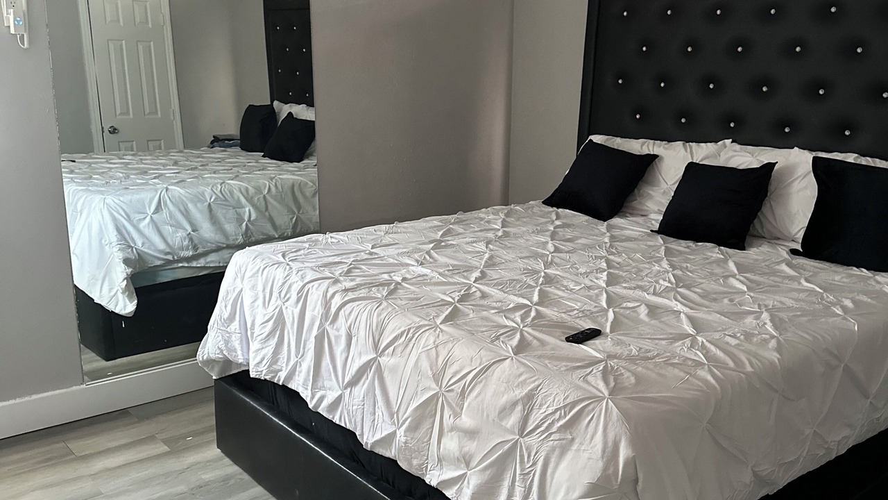 Photo of Bedroom in Miami Gardens