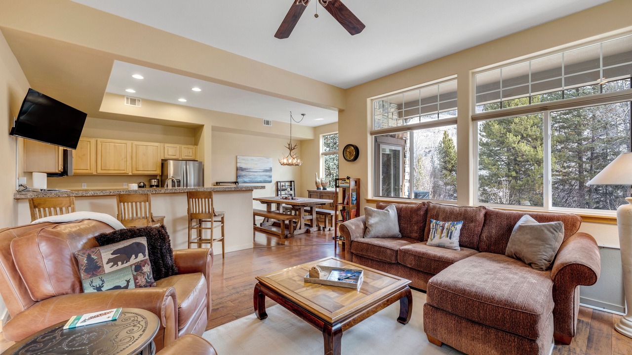 Photo of Livingroom in Silverthorne