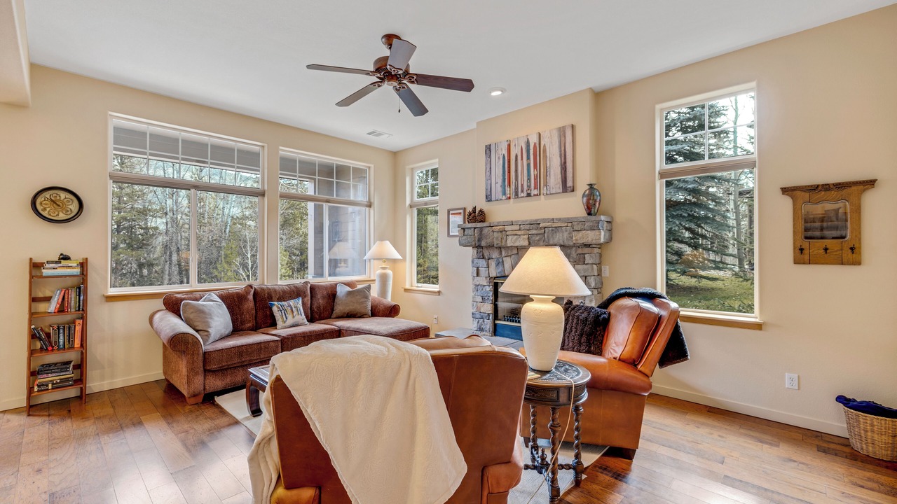 Photo of Livingroom in Silverthorne