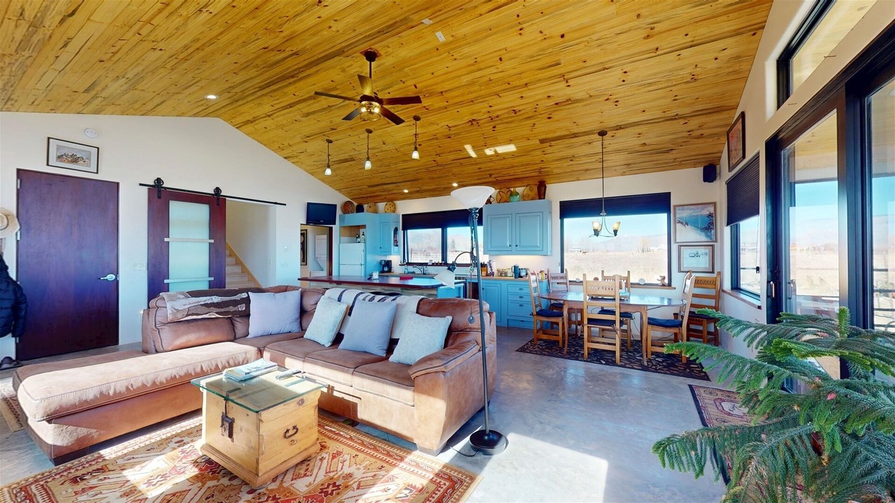 Photo of Livingroom in Gunnison