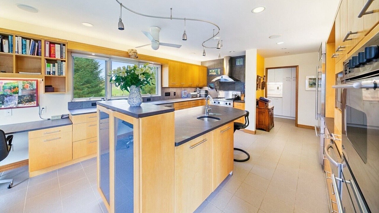 Photo of Kitchen in Shelburne