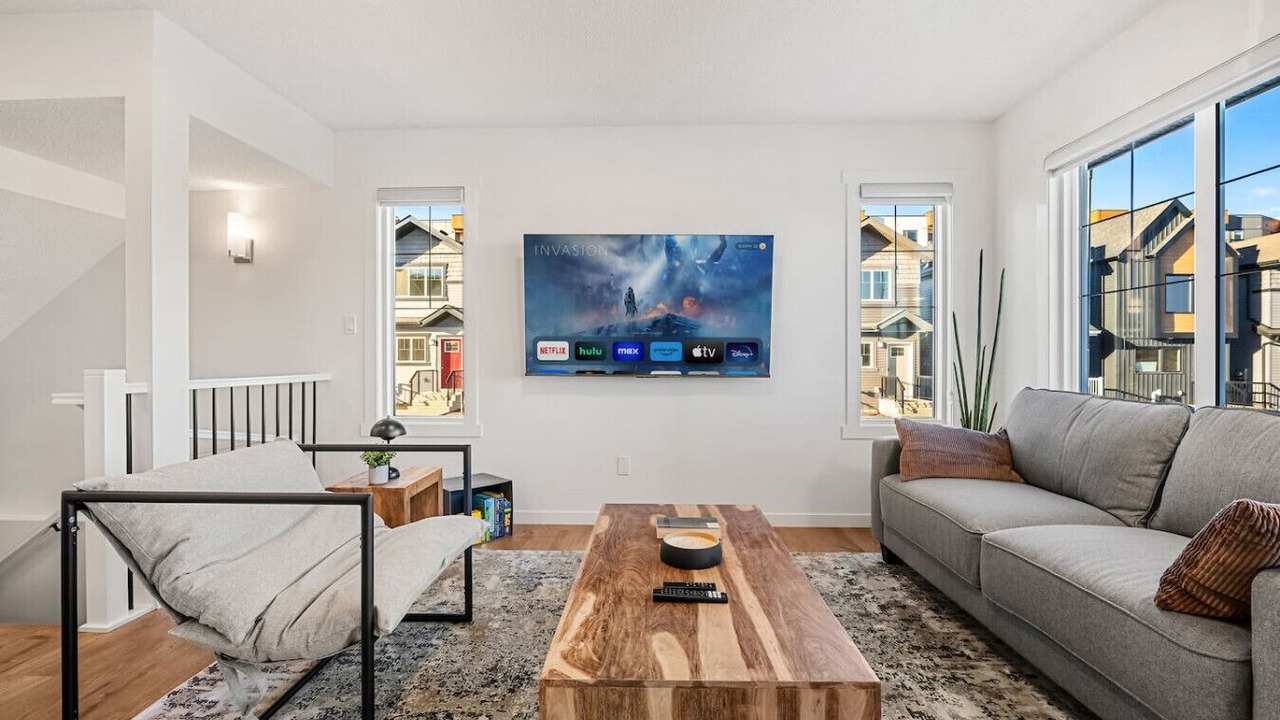 Photo of Livingroom in Southeast Edmonton