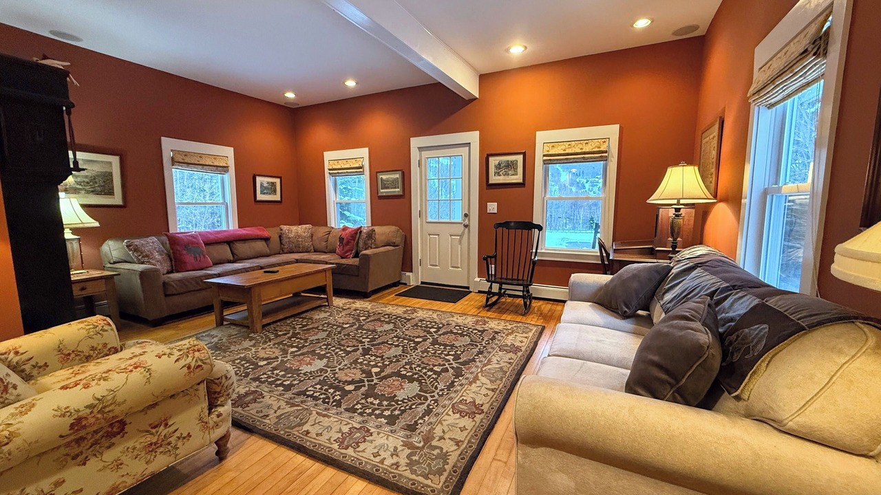 Photo of Livingroom in Carroll