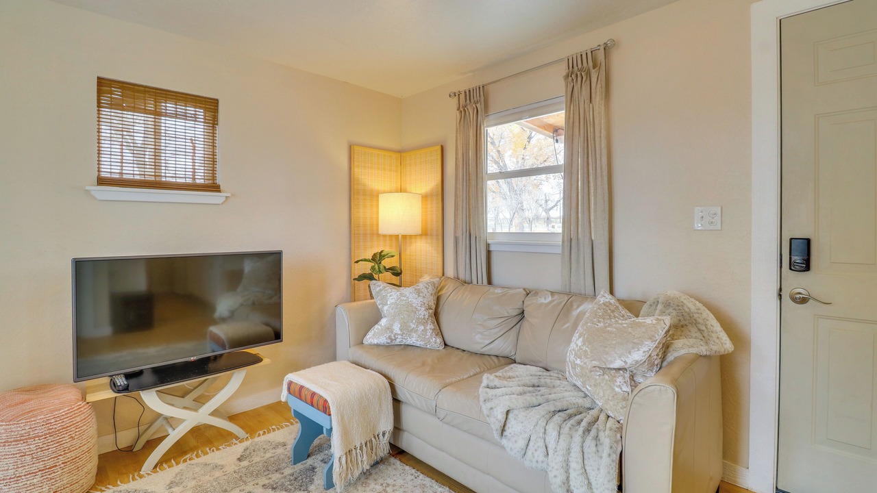 Photo of Livingroom in San Ysidro