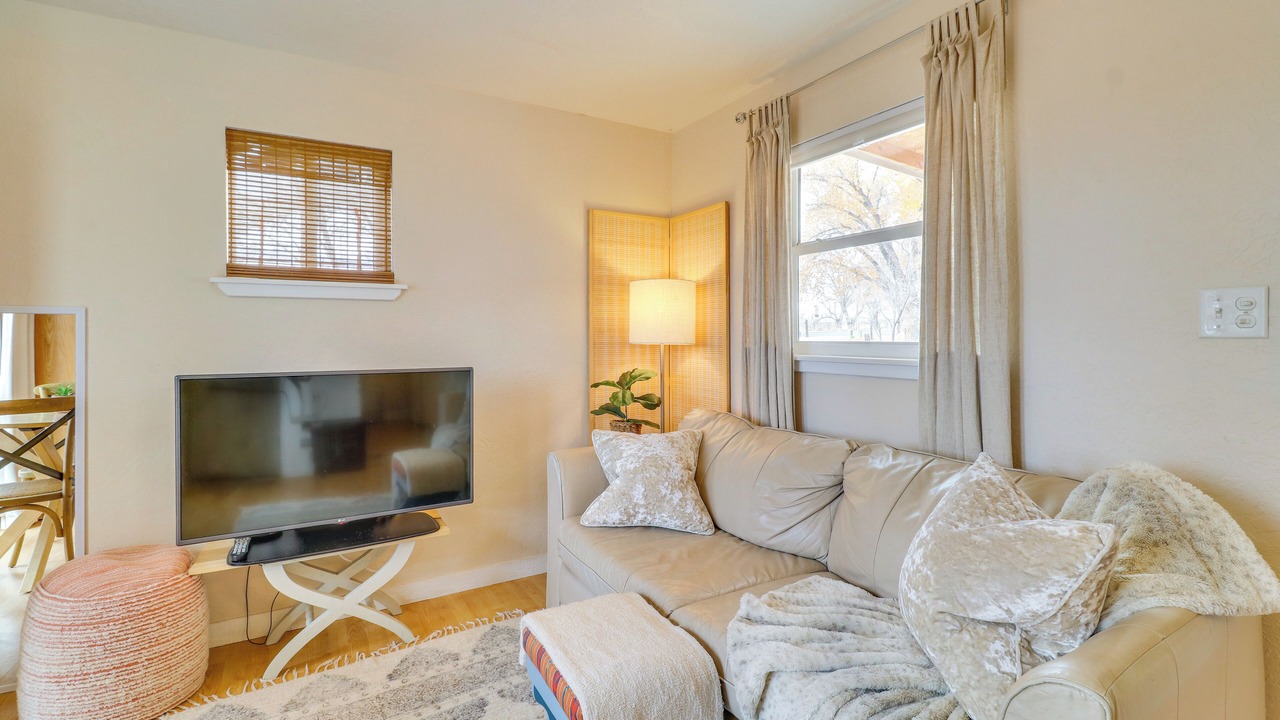 Photo of Livingroom in San Ysidro