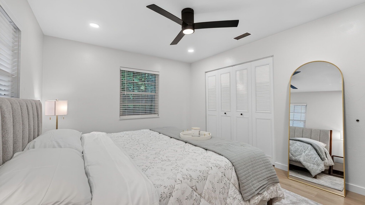 Photo of Bedroom in Tropic Isle