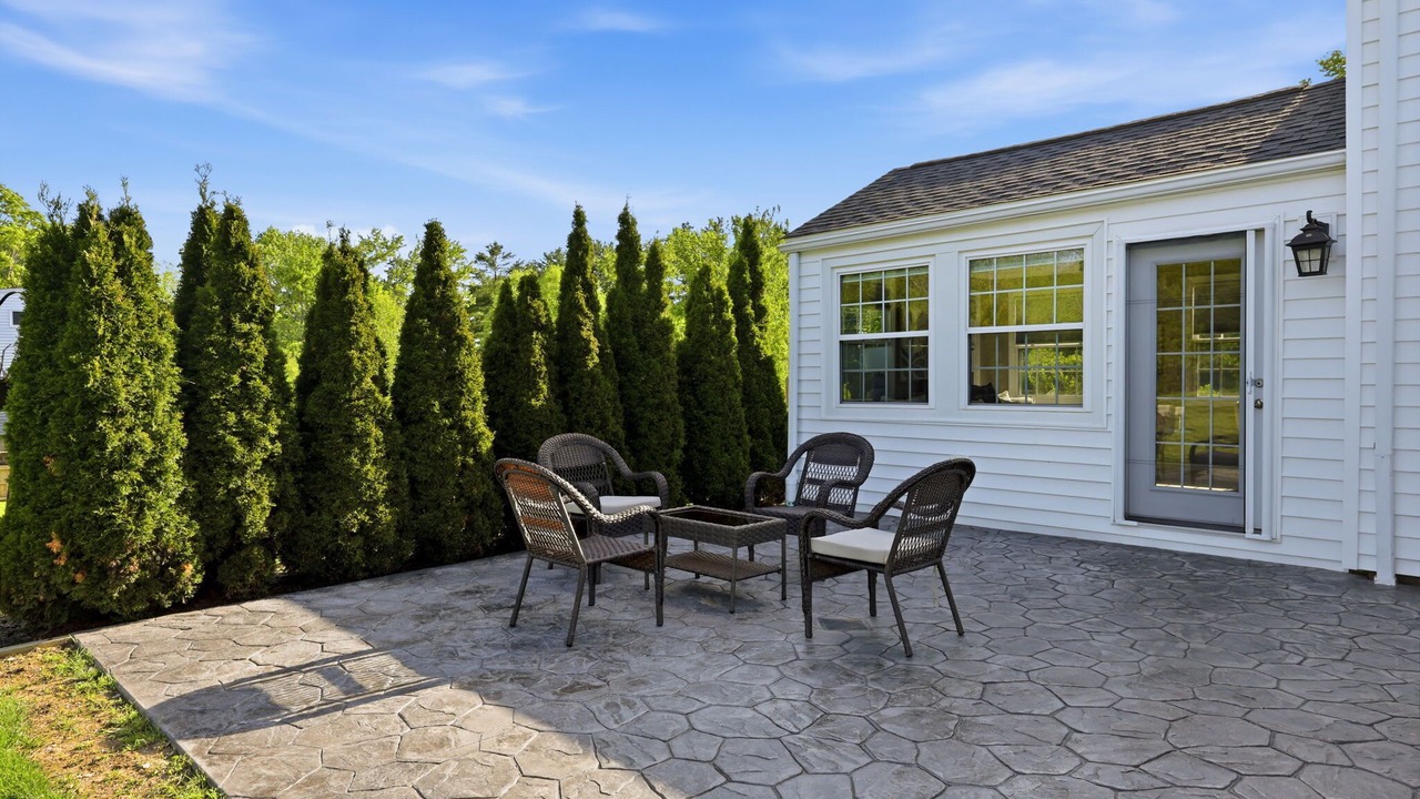 Photo of Patio Balcony in Novelty