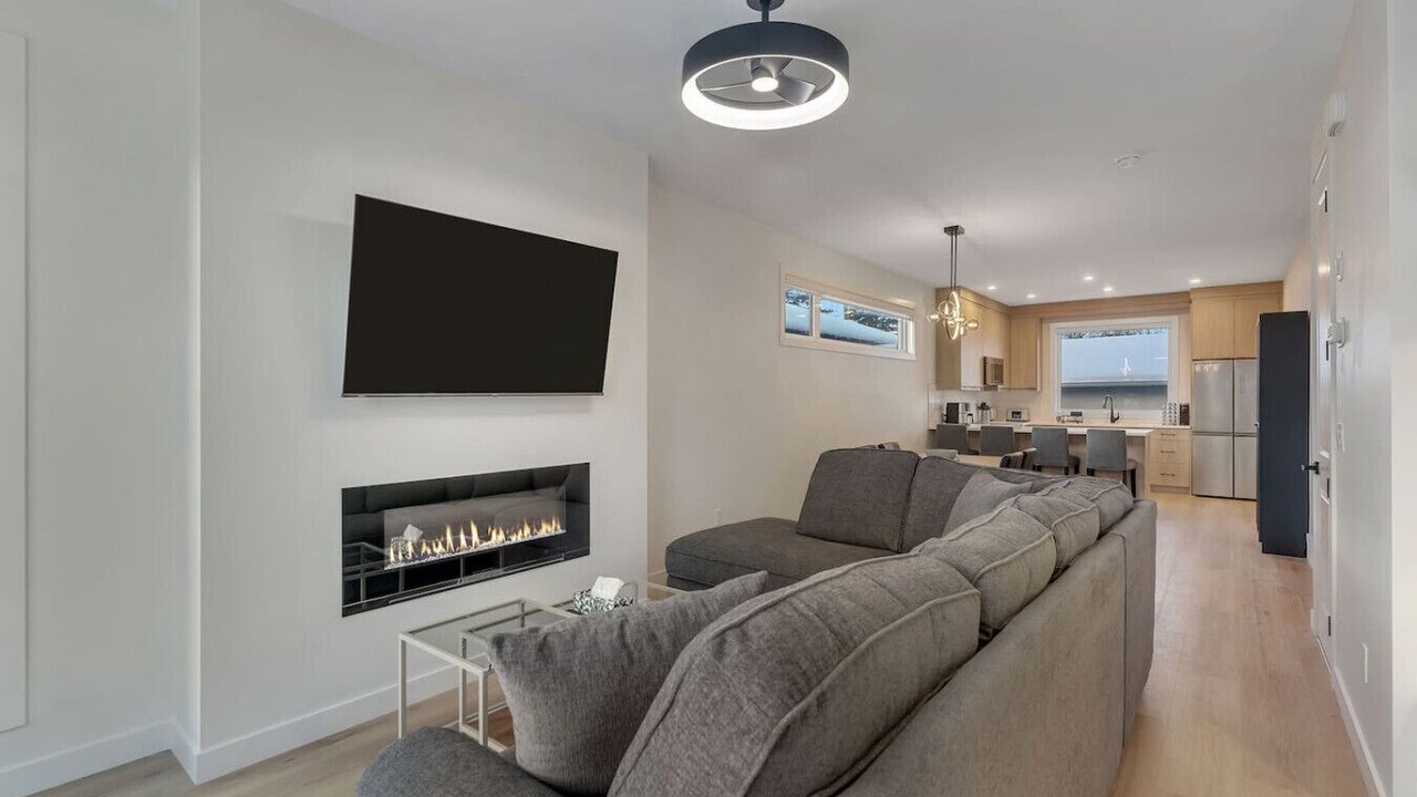 Photo of Livingroom in Shaganappi