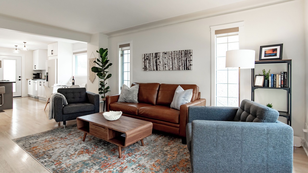 Photo of Livingroom in Southeast Edmonton