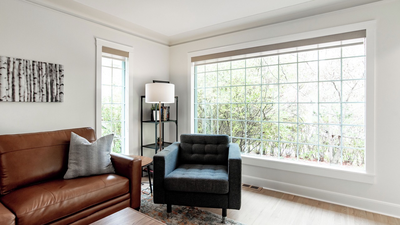 Photo of Livingroom in Southeast Edmonton