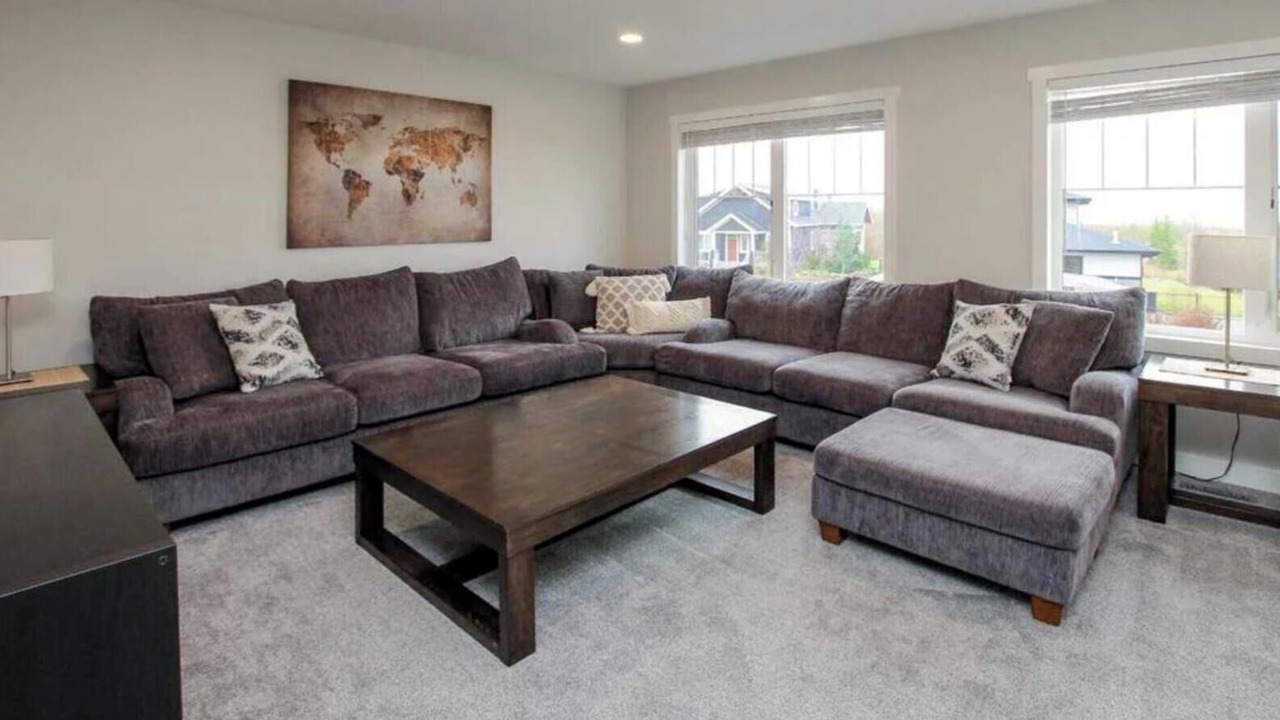 Photo of Livingroom in Division No. 8