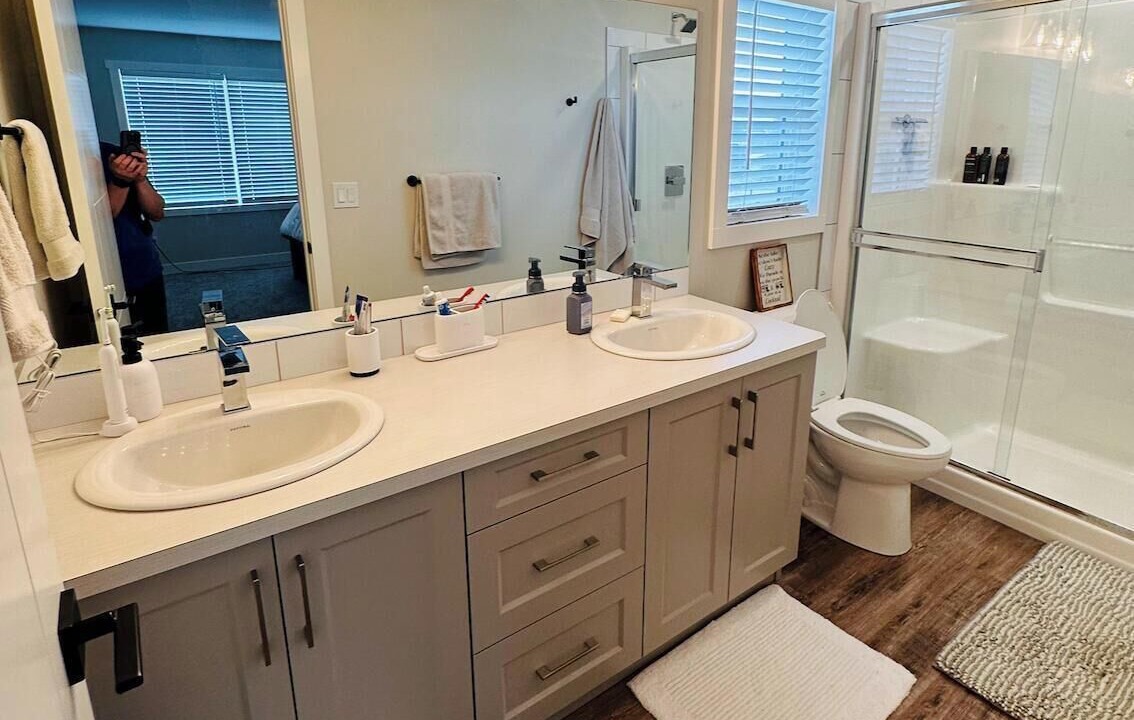 Photo of Bathroom in Division No. 8