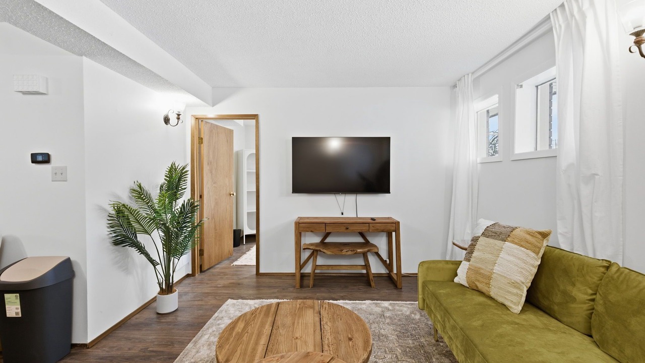 Photo of Livingroom in Southeast Edmonton