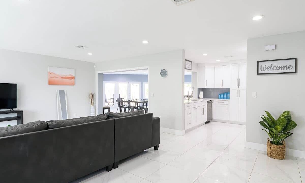 Photo of Livingroom in Coral Ridge Isles