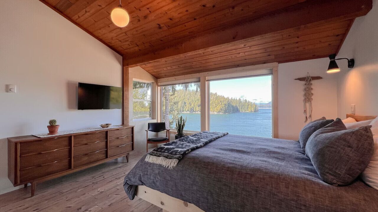 Photo of Bedroom in Tonquin Beach