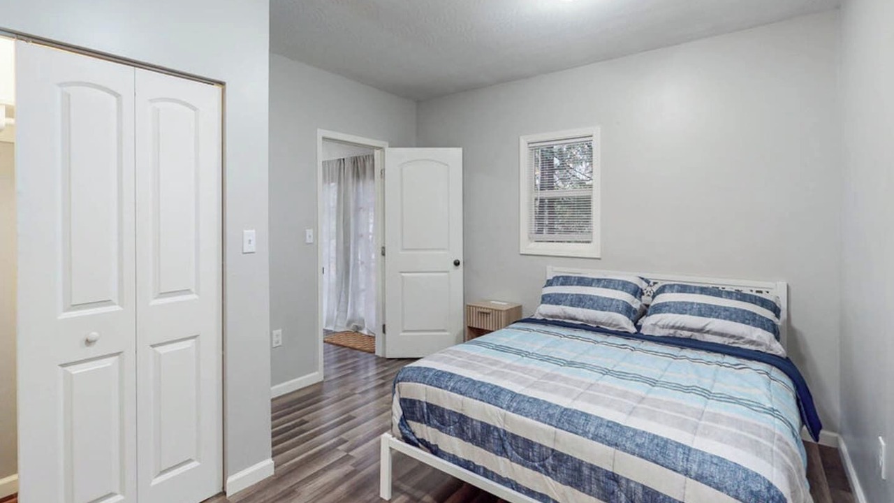 Photo of Bedroom in Cuyahoga Falls