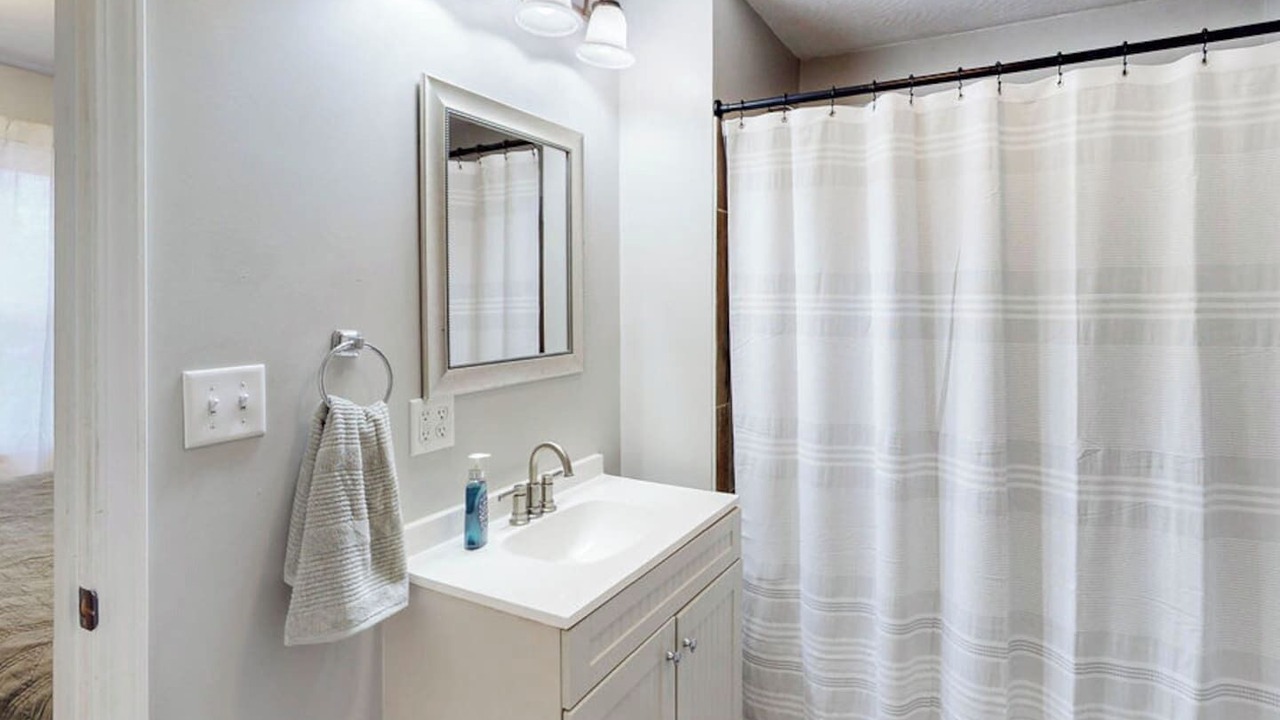 Photo of Bathroom in Cuyahoga Falls