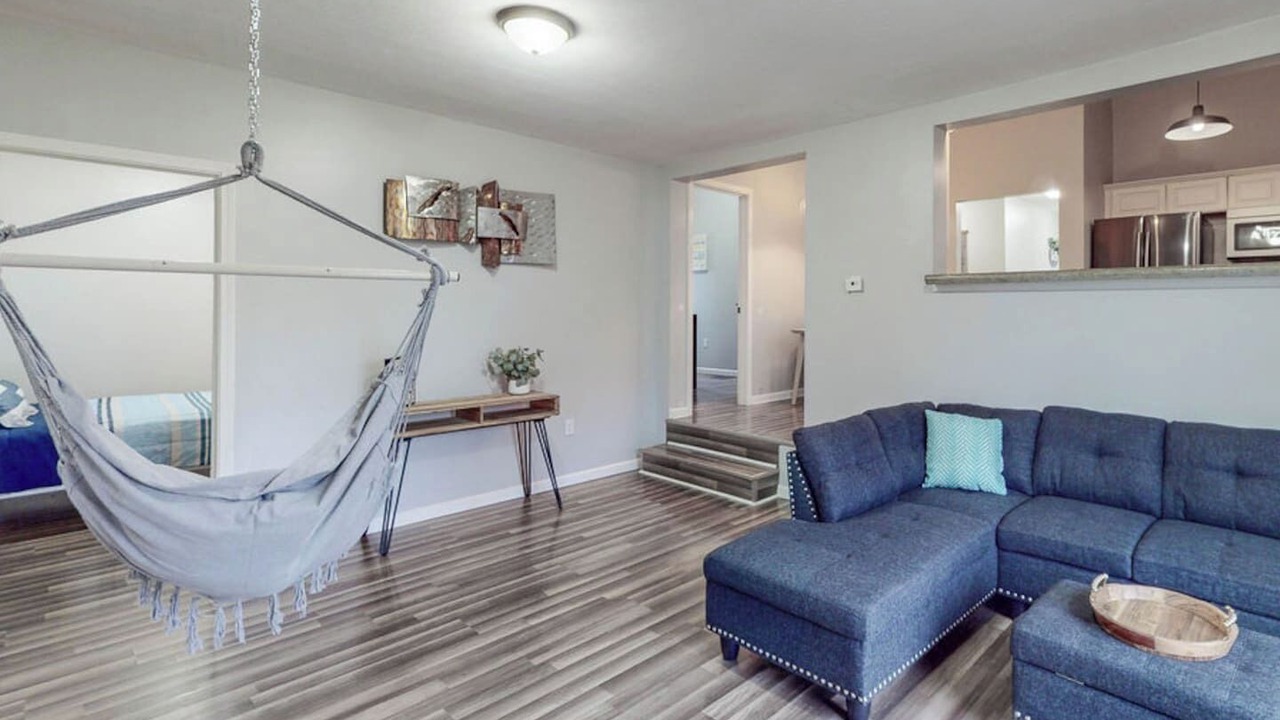 Photo of Livingroom in Cuyahoga Falls