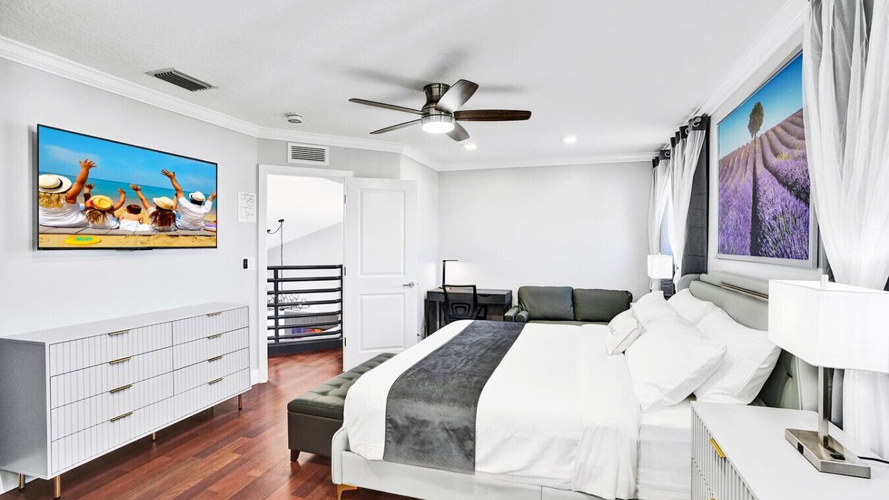 Photo of Bedroom in Dania Beach