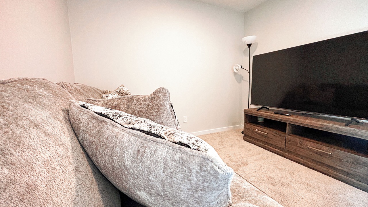 Photo of Livingroom in Leduc