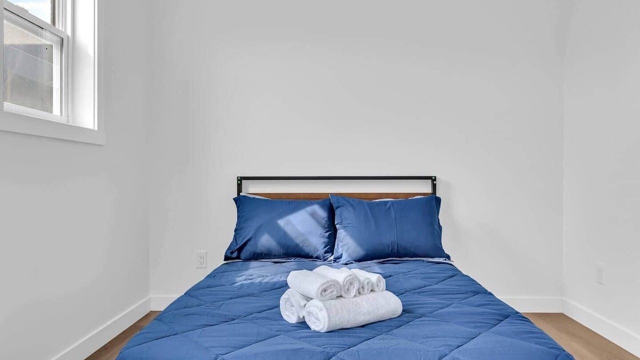 Photo of Bedroom in Crescent Heights
