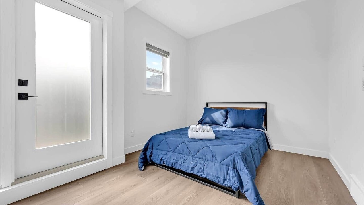 Photo of Bedroom in Crescent Heights