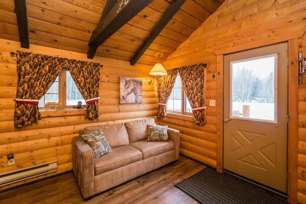 Photo of Livingroom in Division No. 11