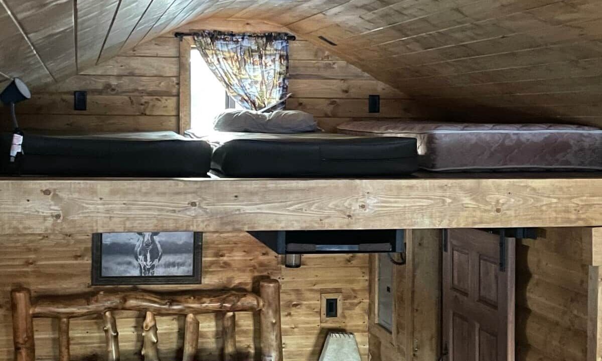 Photo of Bedroom in Division No. 11