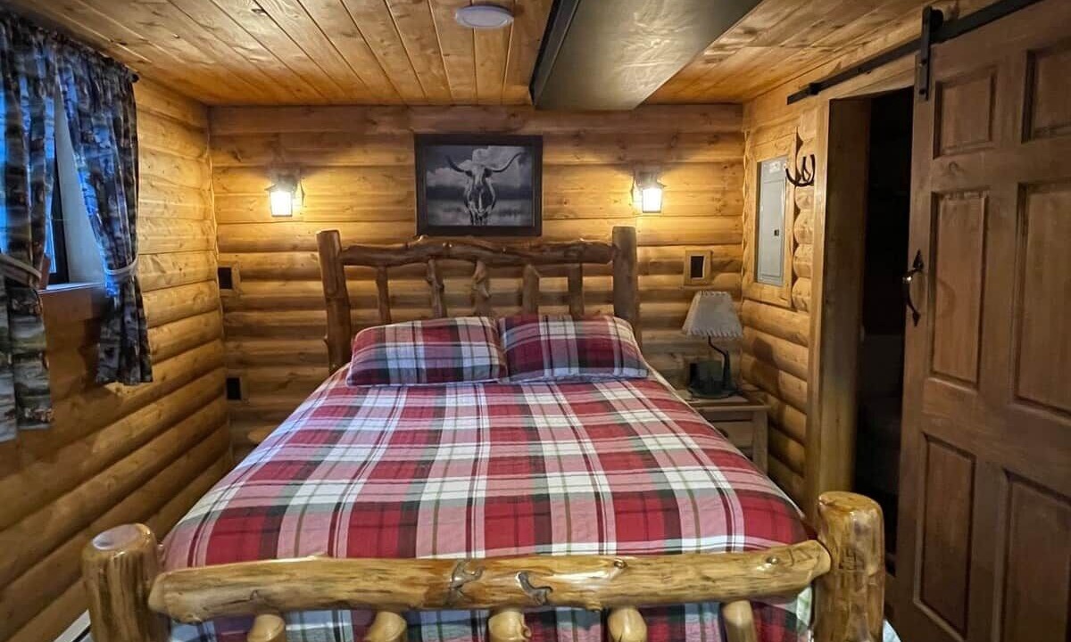 Photo of Bedroom in Division No. 11