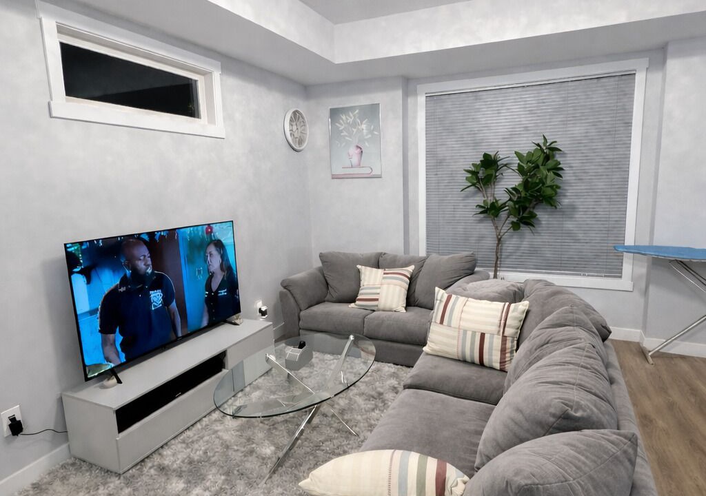 Photo of Livingroom in Whyte ave