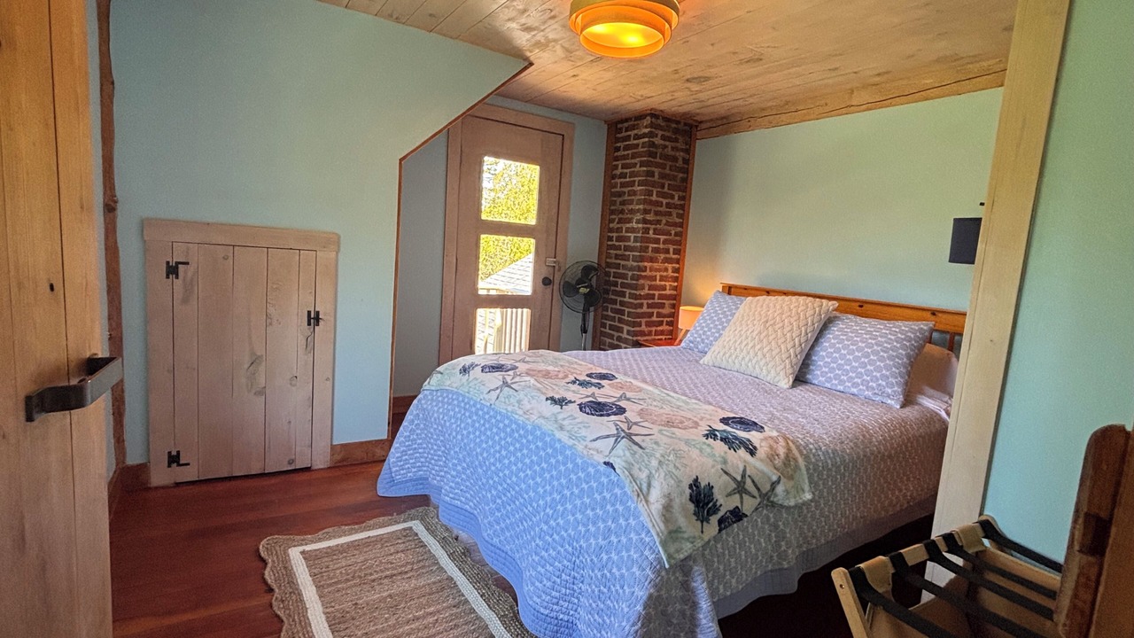 Photo of Bedroom in Brooksville