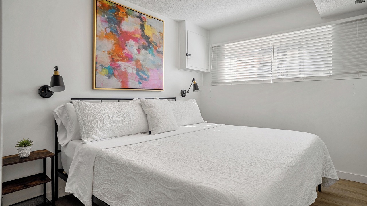 Photo of Bedroom in Canyon Meadows