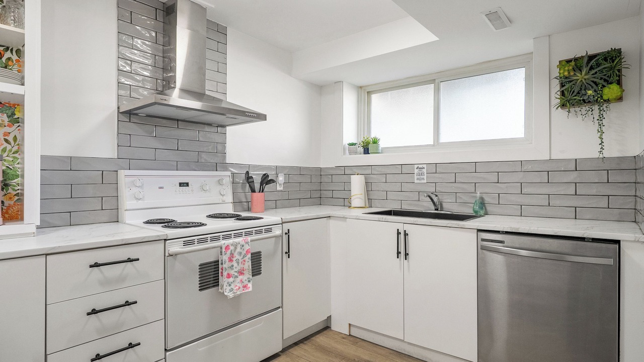 Photo of Kitchen in Canyon Meadows