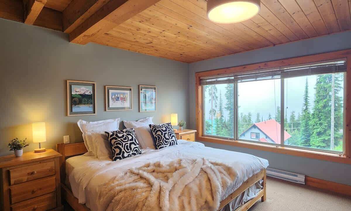 Photo of Bedroom in Snow Pine Estates