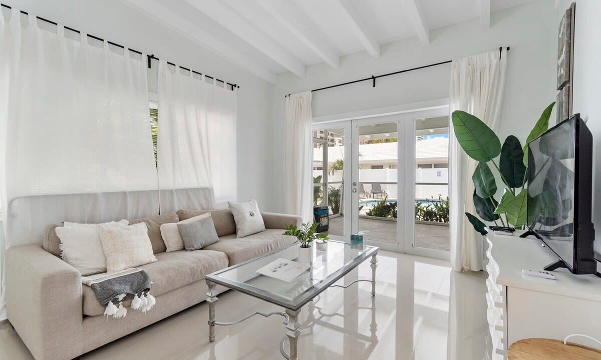 Photo of Livingroom in Dolphin Isles