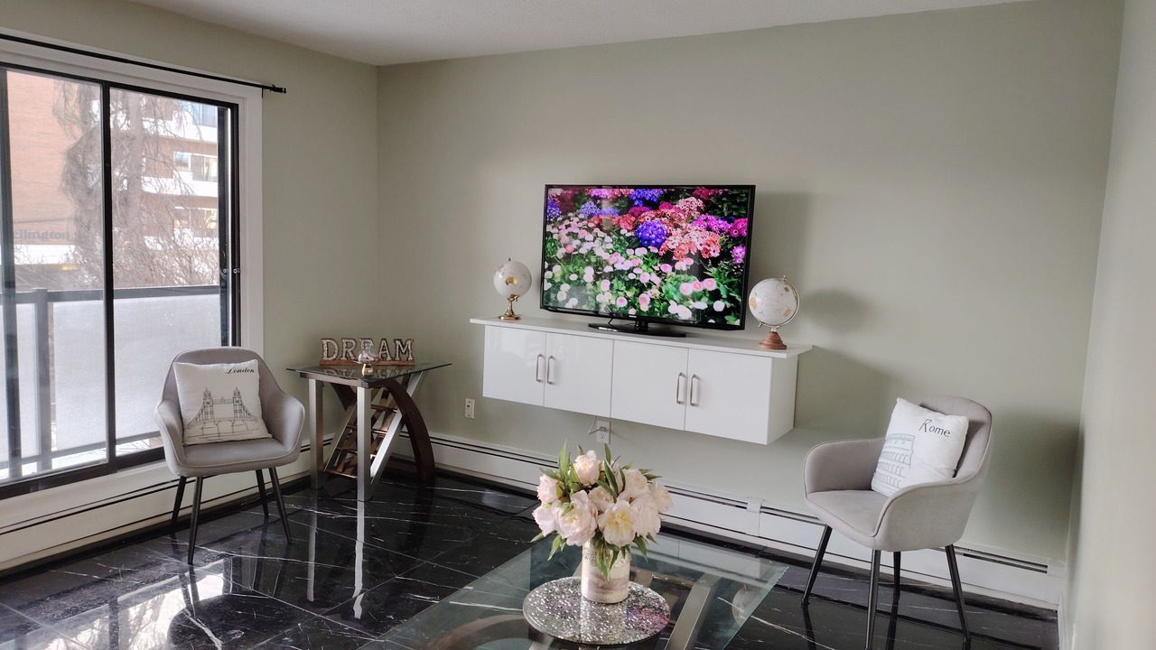 Photo of Livingroom in Shaganappi