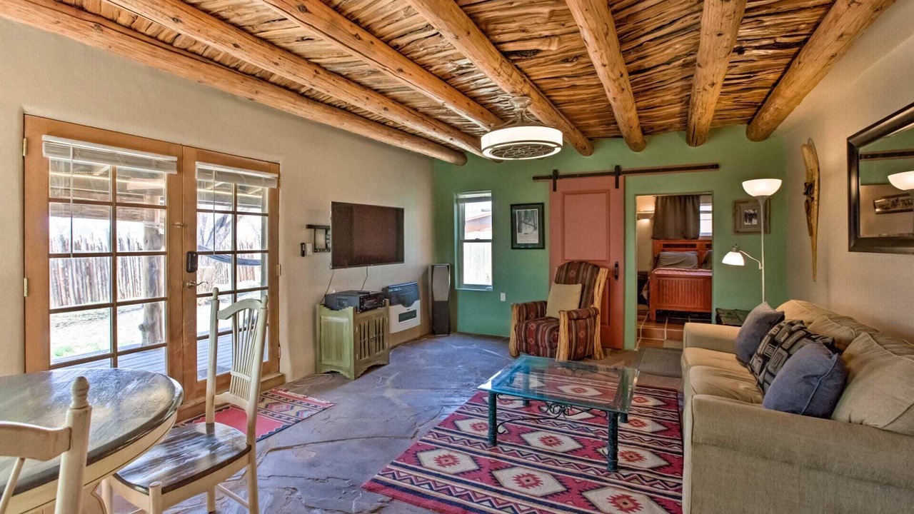 Photo of Livingroom in Taos
