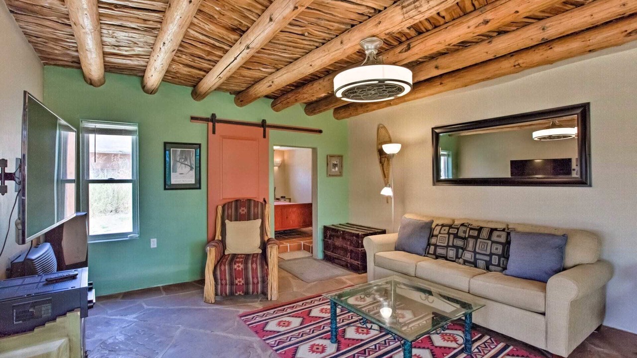 Photo of Livingroom in Taos