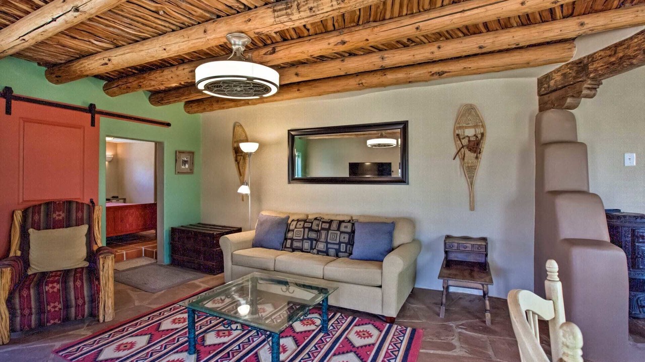 Photo of Livingroom in Taos