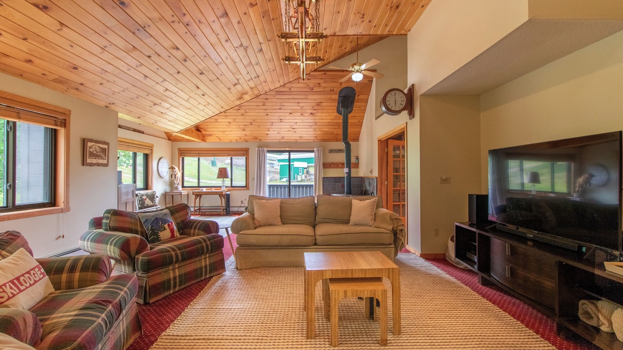 Photo of Livingroom in East Burke