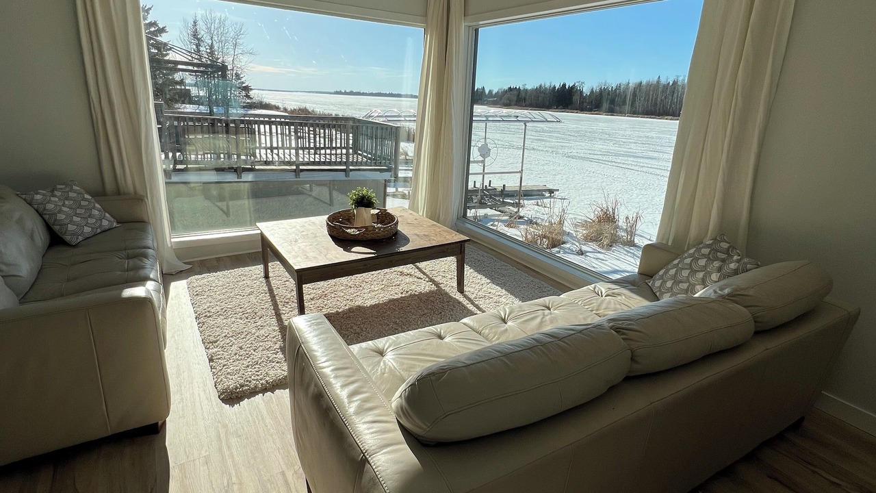 Photo of Livingroom in Central Alberta