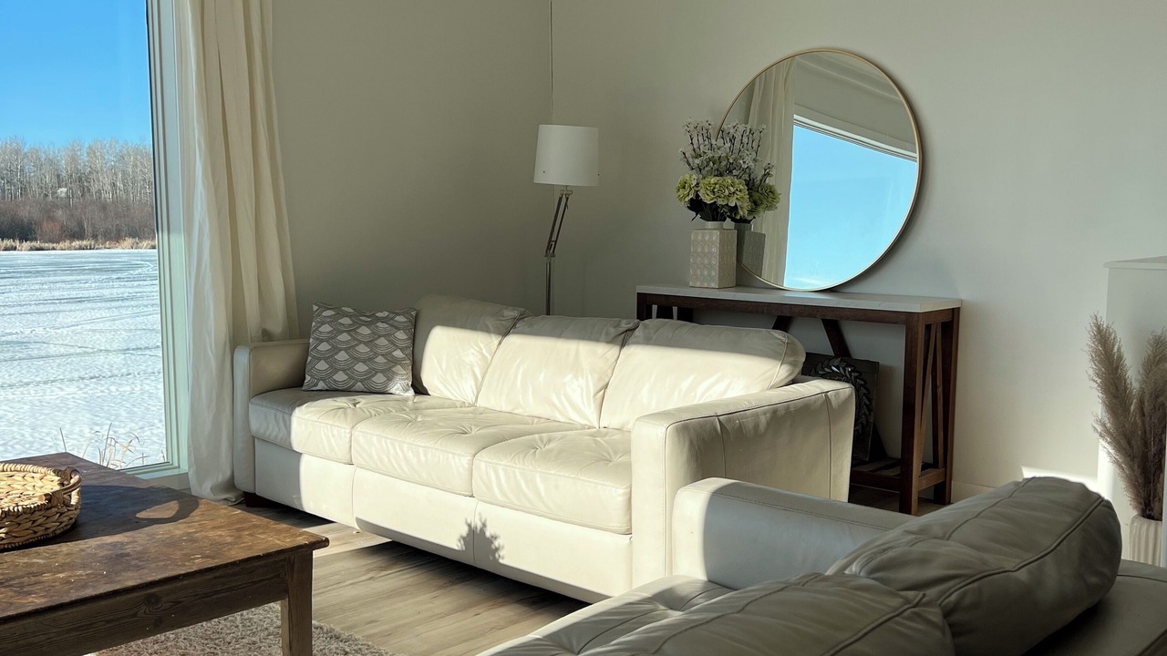 Photo of Livingroom in Central Alberta