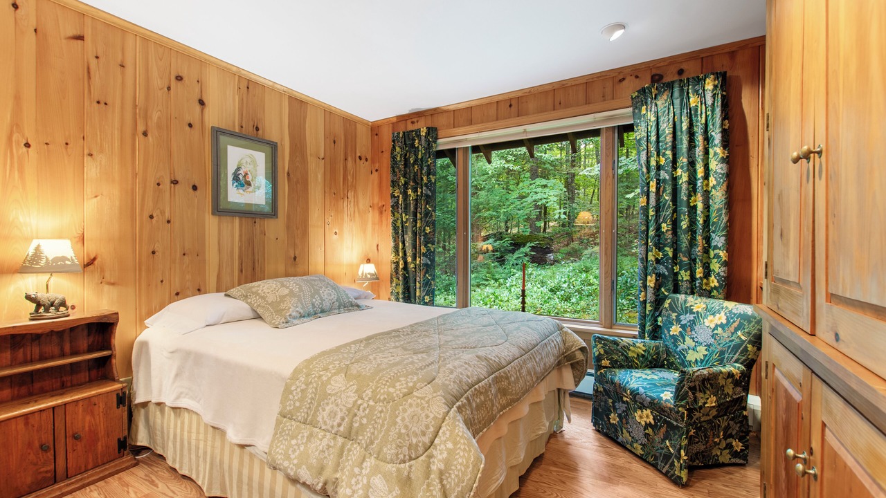 Photo of Bedroom in Center Harbor