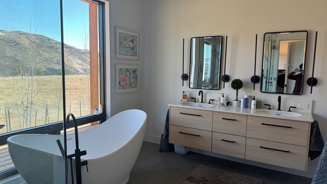 Photo of Bathroom in Carbondale
