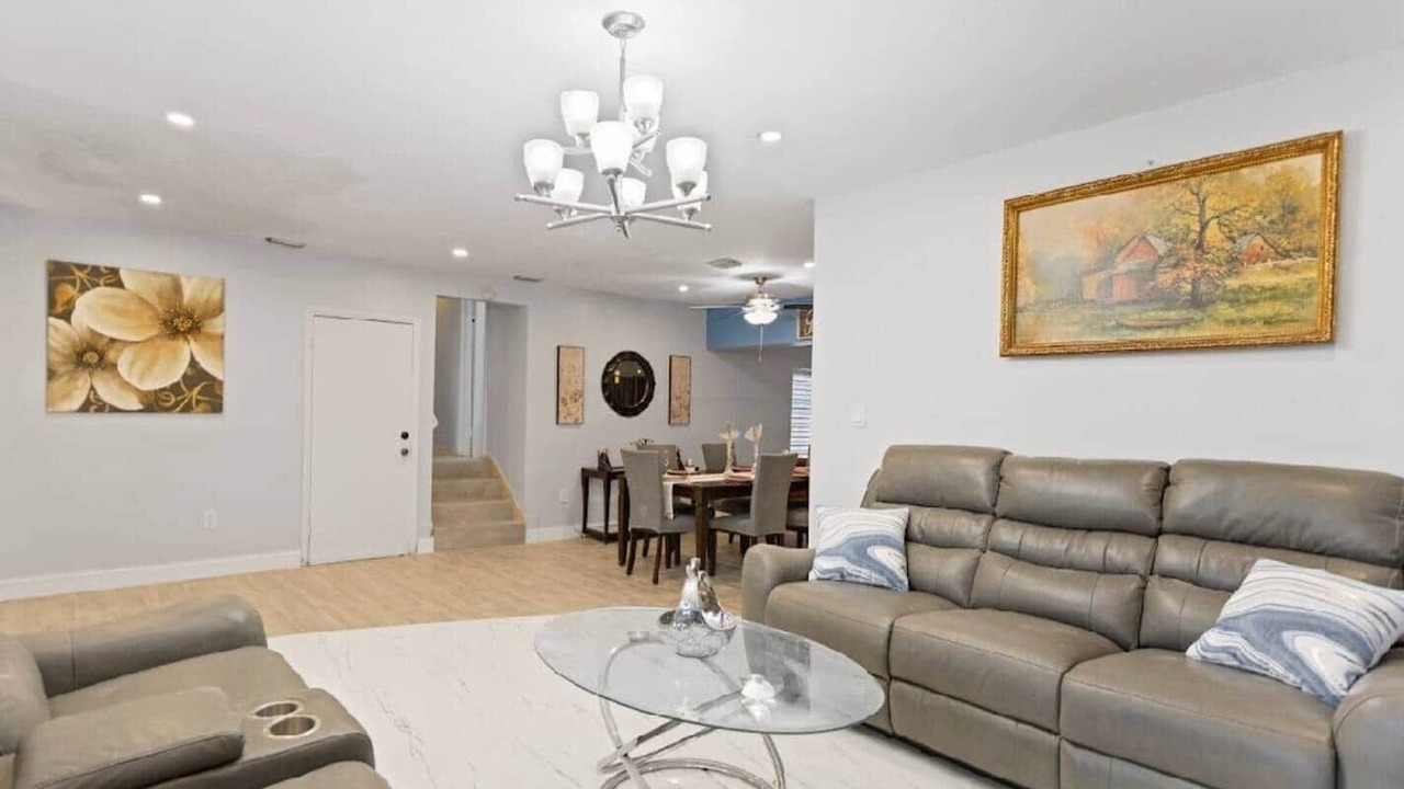Photo of Livingroom in Miami Gardens