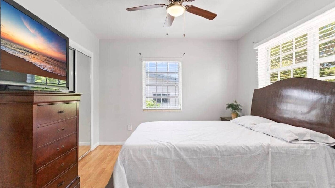 Photo of Bedroom in Miami Gardens