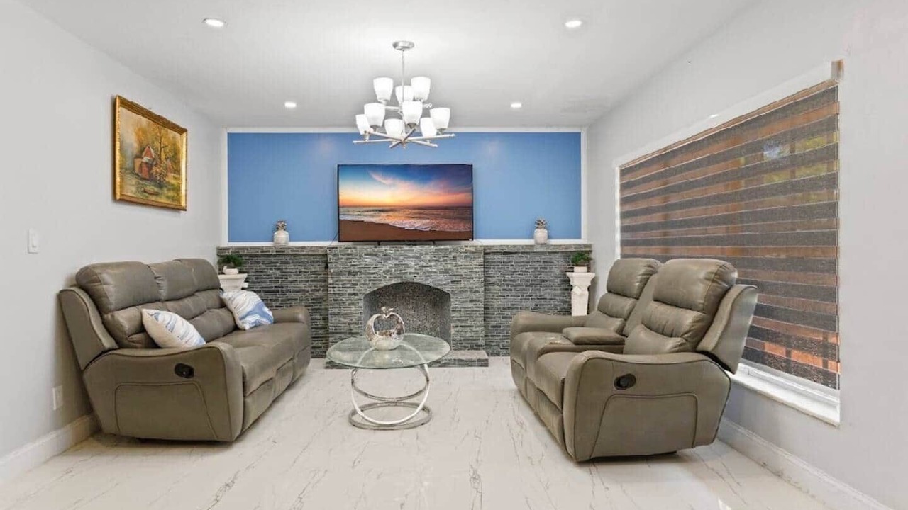 Photo of Livingroom in Miami Gardens